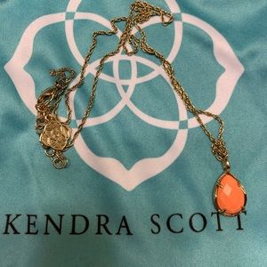 Kendra Scott coral/gold necklace